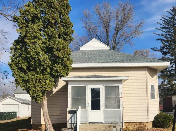 208 16th Ave, Sterling, IL 61081