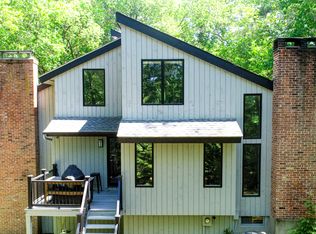 8 Bruce Ln, Avon, CT 06001