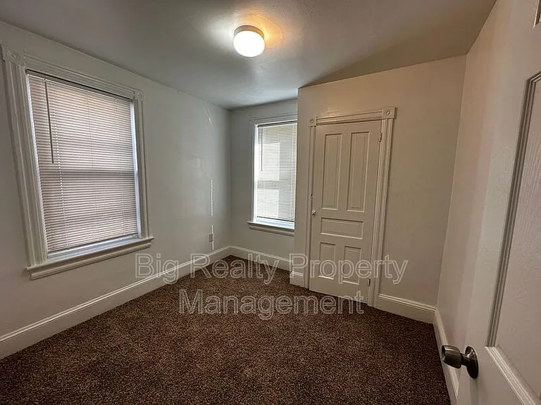 342 Valley Rd — Photo 4