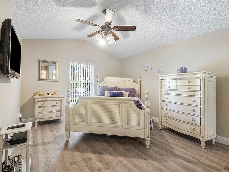 1804 Rosewood Way — Photo 18