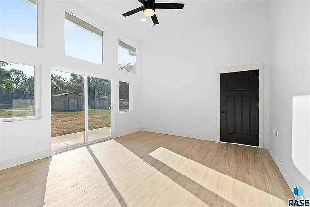 111 W Birch St — Photo 5