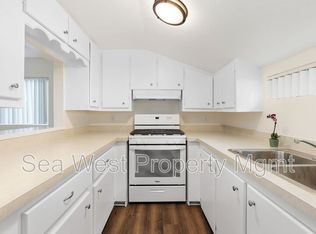 2409 Newcastle Ave APT B, Cardiff By The Sea, CA 92007
