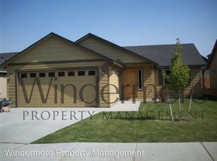 1381 SW Greeley St, College Place, WA 99324