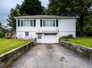 46 Lake Dr, Greenwood Lake, NY 10925