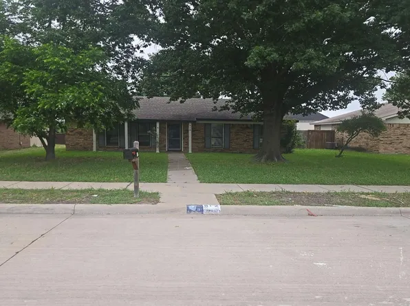 912 Navasota Dr, Garland, TX 75040