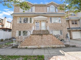 31A Essex Dr, Staten Island, NY 10314