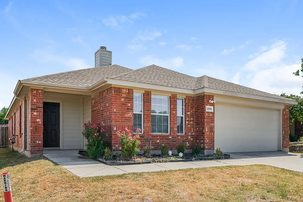 4 bed, 2.0 bath, 1804 sqft, $2,020 — Photo 3