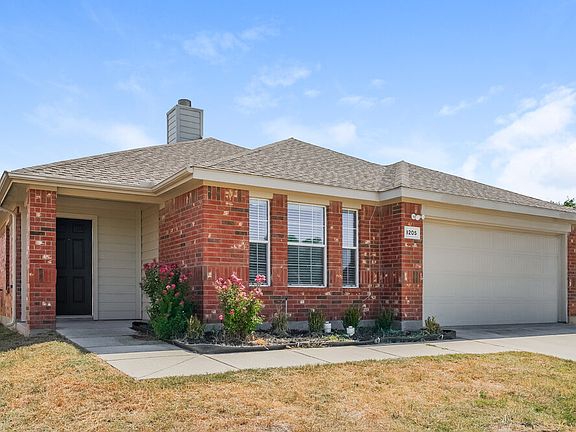 3rd image of 1205 Artesia Dr