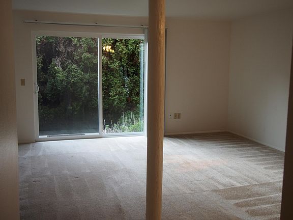 3rd image of 8409 167th Ave NE