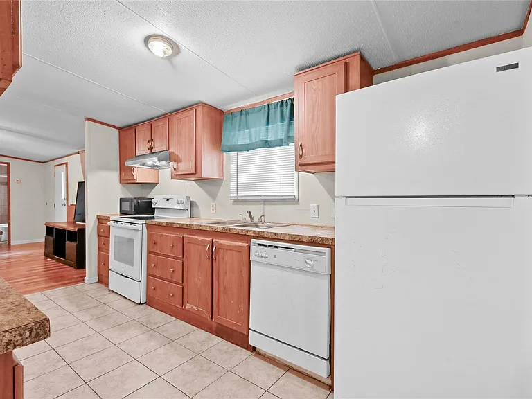 22521 West Rd — Photo 9