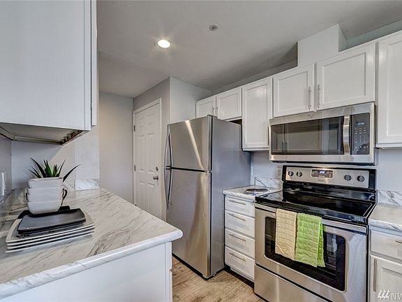 4th image of 9733 272nd Pl NW #511