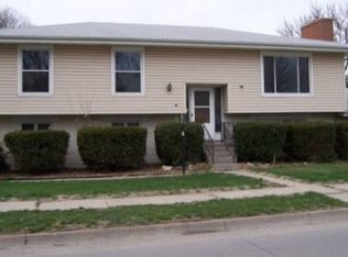 5214 S 91st St, Omaha, NE 68127