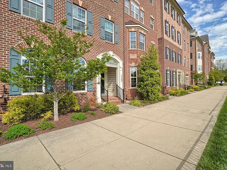 3565 Holborn Pl — Photo 3