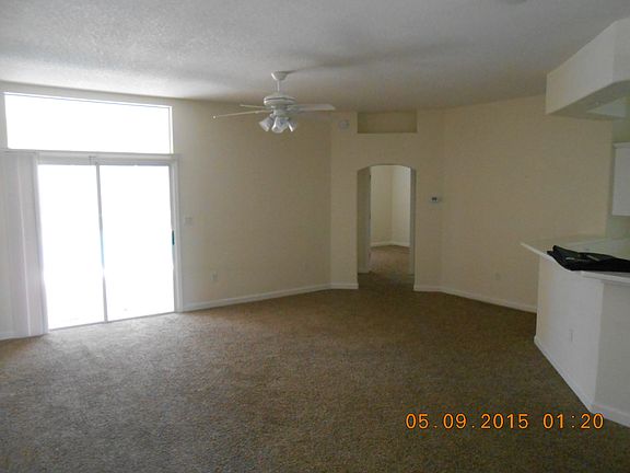 4th image of 541 Sunset Lakes Dr