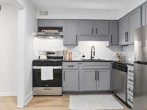 10405 W 70th Ter #1B-1Ba-780Sqft