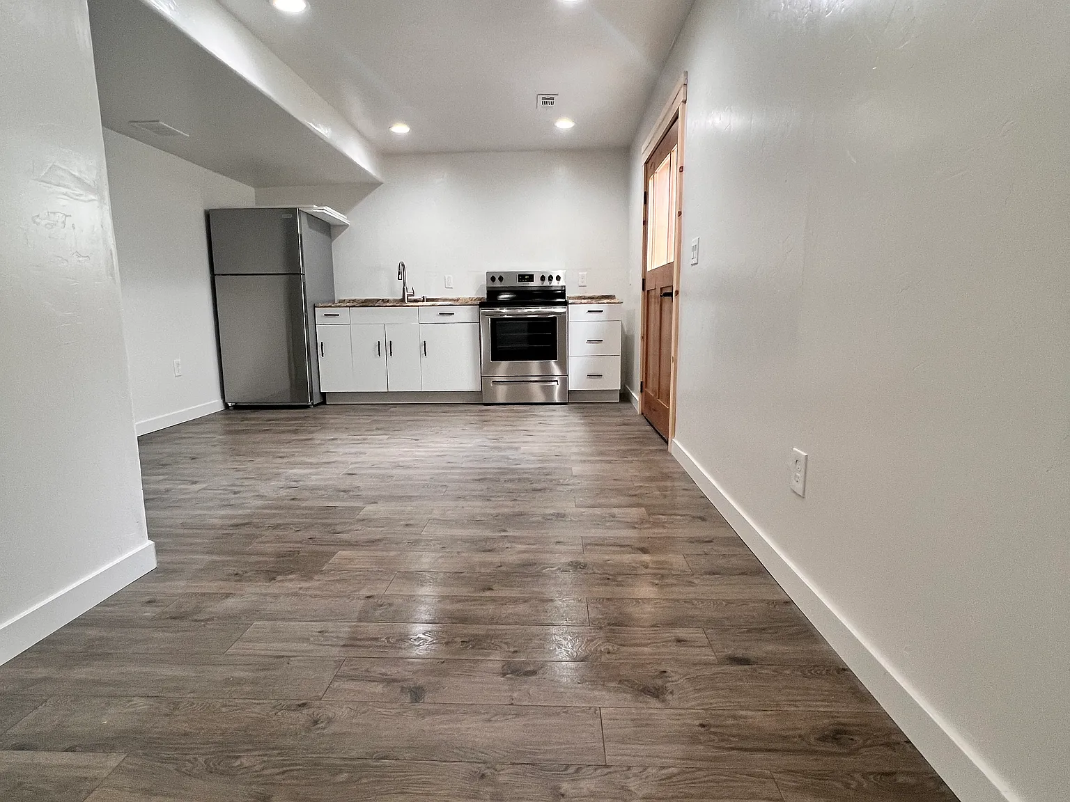 1 bed, $1,300 — Photo 4