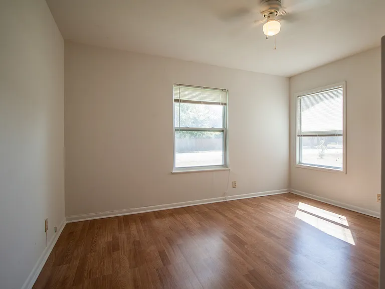 8406 Burrell Dr — Photo 7