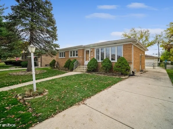 1935 Laura Ln, Des Plaines, IL 60018