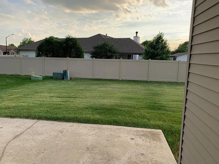 1645 Mid Court Dr — Photo 3