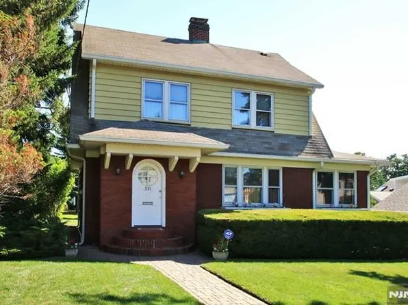 333 Henry St, Hasbrouck Heights, NJ 07604
