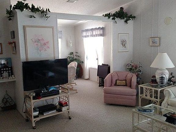 5th image of 2817 S Driftwood Ct