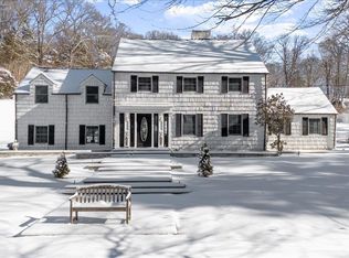 100 Wolver Hollow Rd, Glen Head, NY 11545