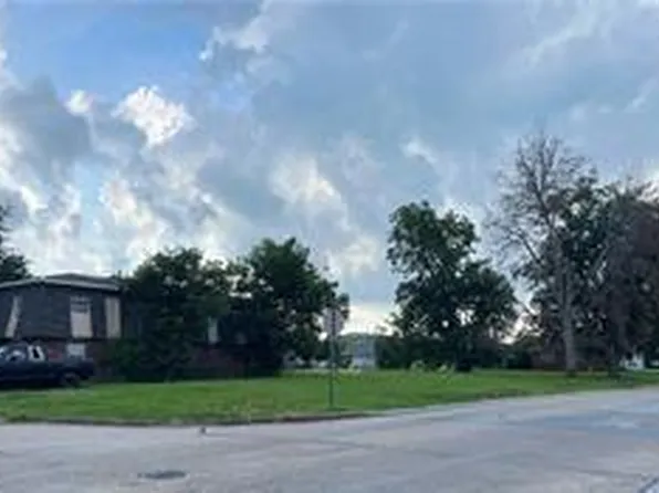 513 W Genie St, Chalmette, LA 70043