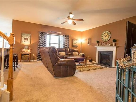 3rd image of 16 Mill Brook Ct