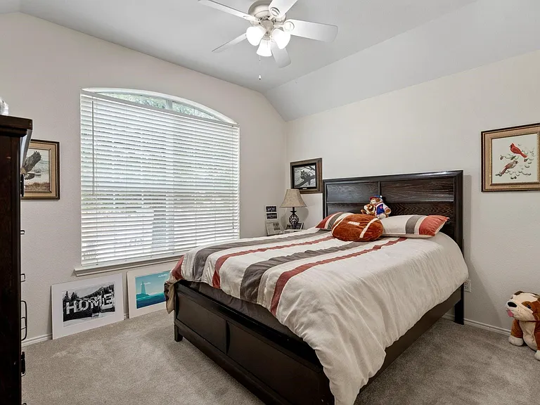 404 Dartmoor Dr — Photo 20
