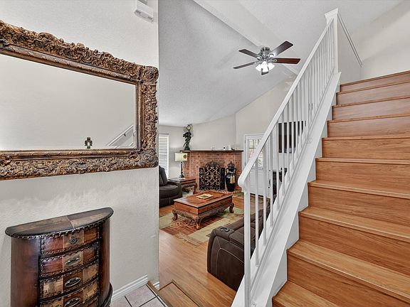4th image of 525 Berryhill Dr