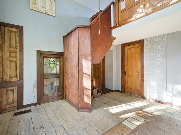 3rd image of 2215 Woodhead St #B