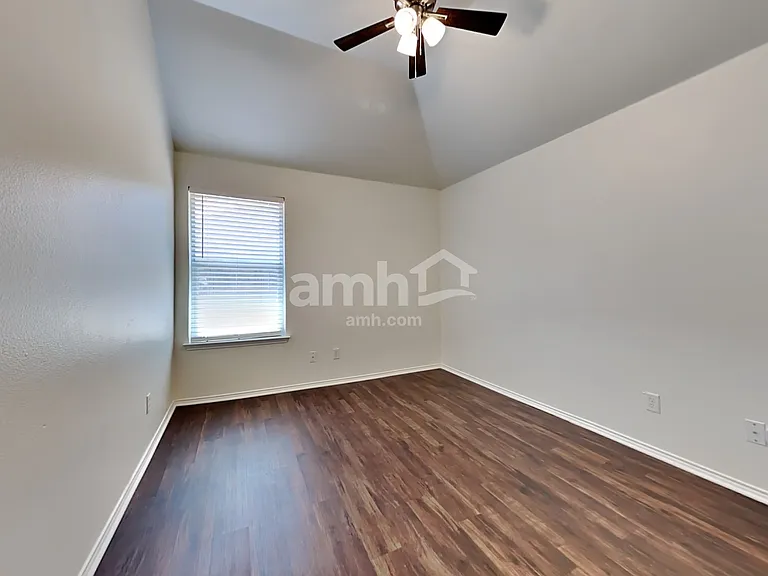 4406 Shady Elm Dr — Photo 18