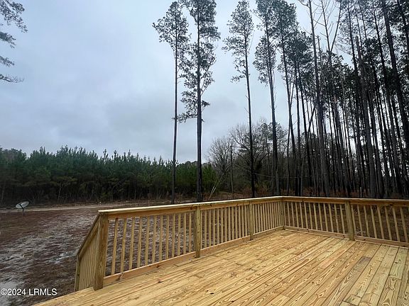 3rd image of 836 Newton Corner Road