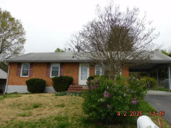 5531 Ambassador Dr, Roanoke, VA 24019