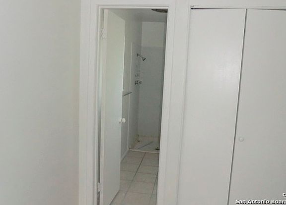 5th image of 5911 Hillman Dr