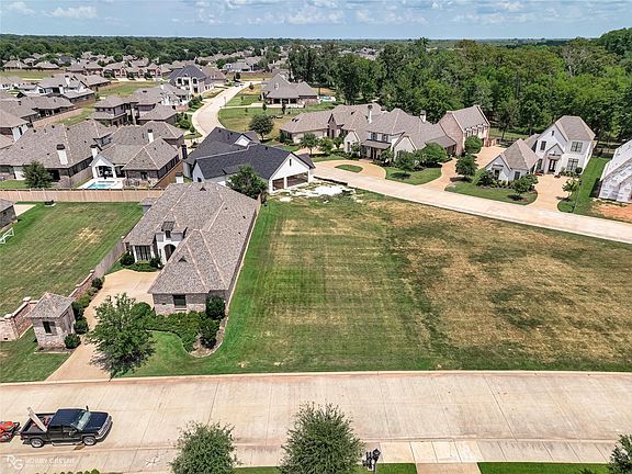 2nd image of 109 Overbrook Ln
