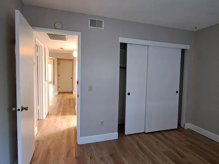 502 Hyacinth Ct #B — Photo 18