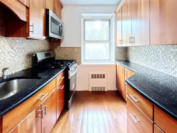 7502 Austin Street Austin Street #2G, Forest Hills, NY 11375