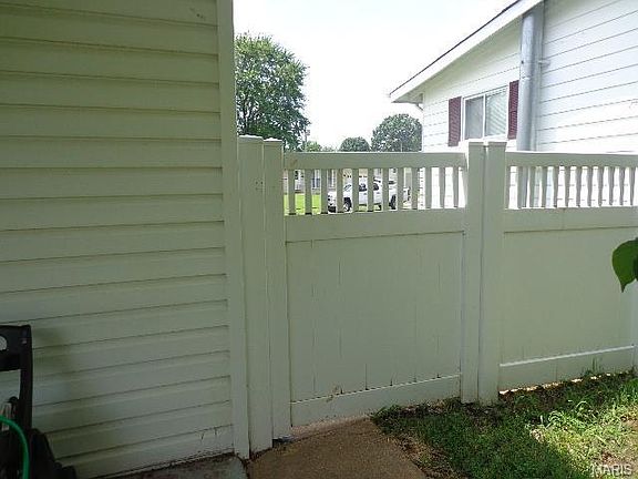 3rd image of 315 Francisca Dr