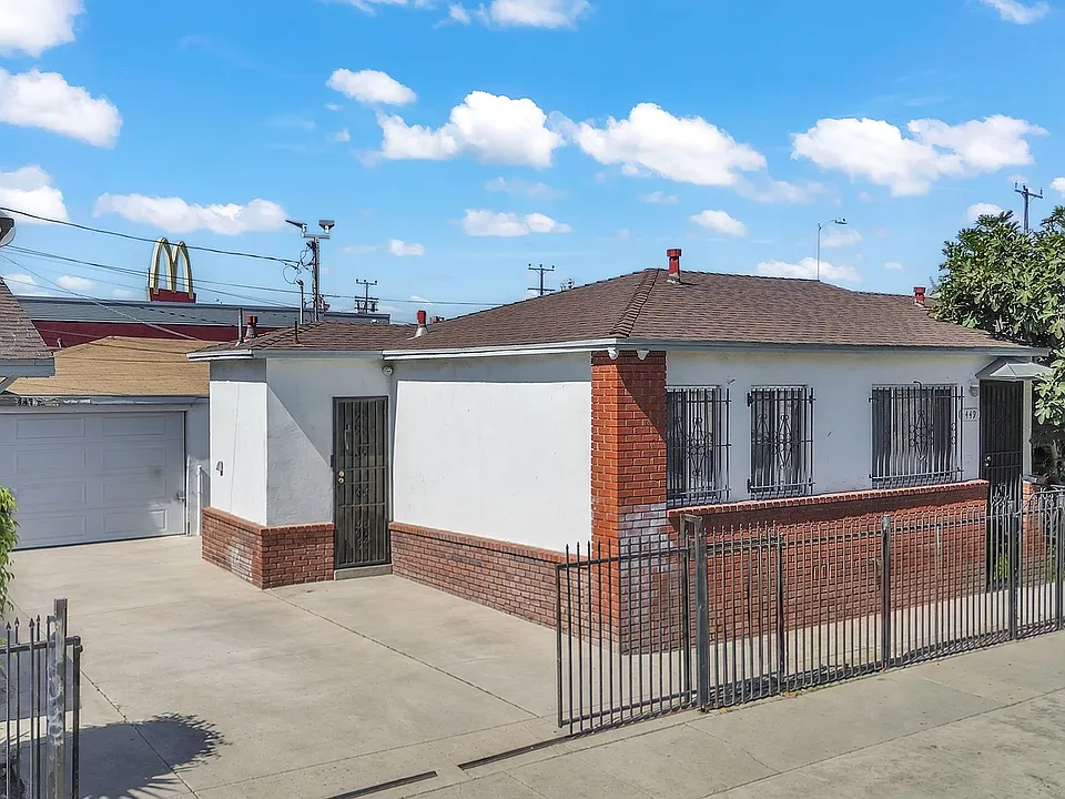 447 E 101st St #1