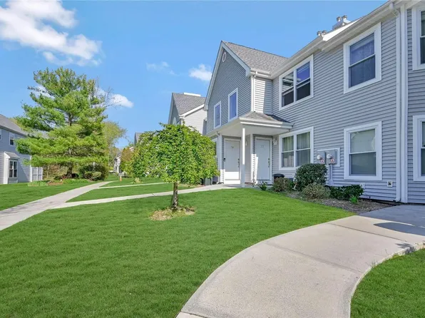 78 Leeward Court #78, Port Jefferson, NY 11777