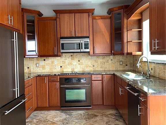 5th image of 7208 Bay Club Way