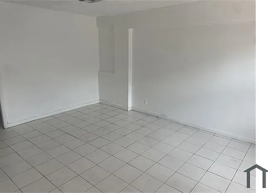 3 bed, 1250 sqft, $2,700 — Photo 4