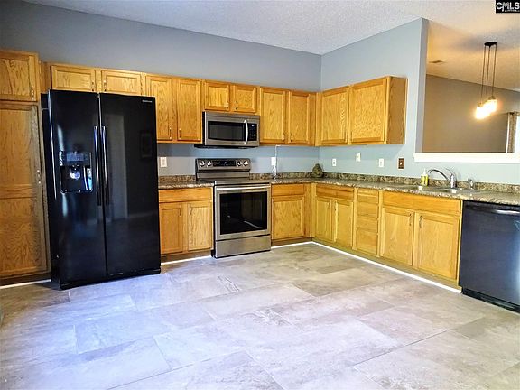 5th image of 1 Willow Hurst Ct