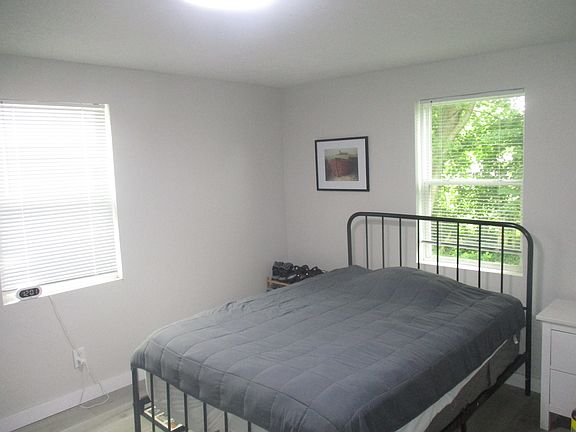 4th image of 150 Elliott Ave