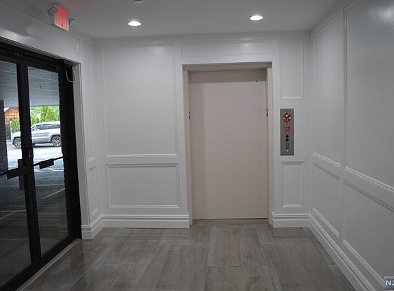 5th image of 599 Franklin Ave APT 6