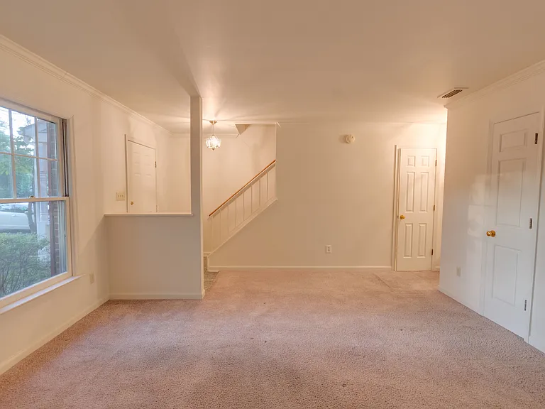 1402 Minor Ridge Ct — Photo 13