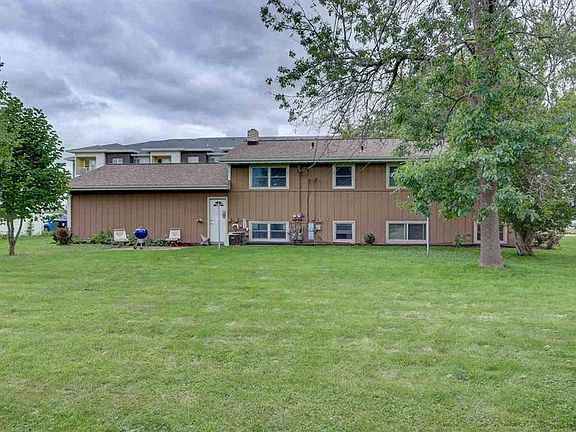 3rd image of 1124-28 Buena Vista Dr #1124