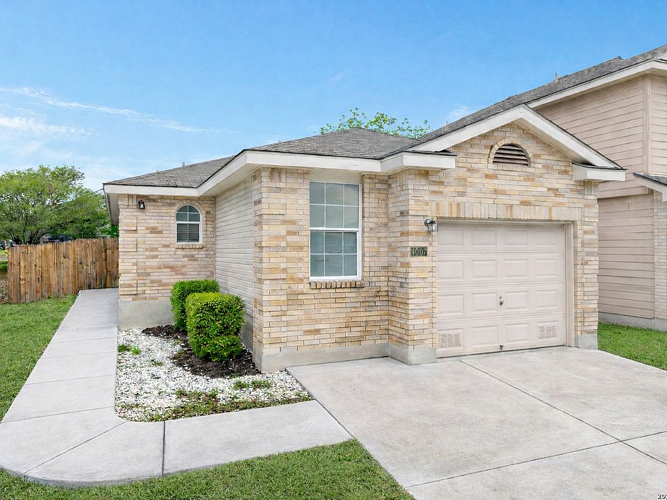 1st image of 4007 DESERT CIR