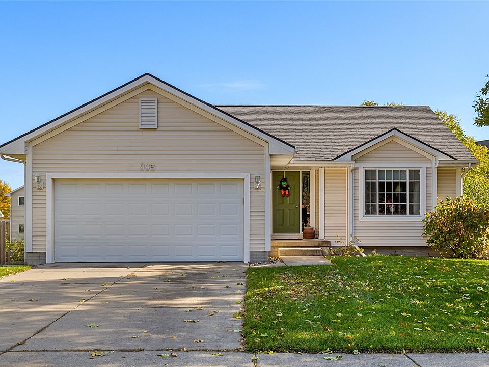 1st image of 995 SE Rosewood Dr